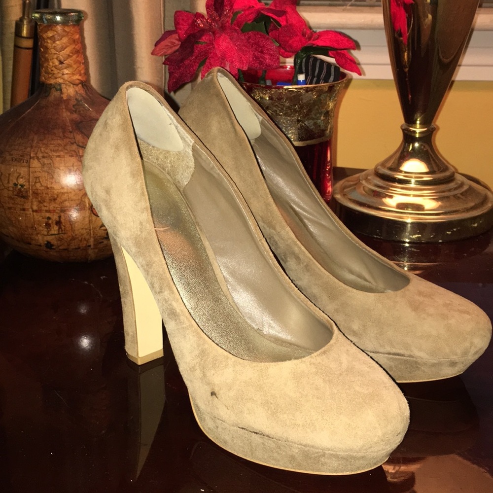 Jessica Simpson suede pumps